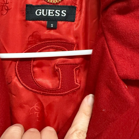Guess Red Trench Coat with Notched Collar and Mid-Length Cut - Picture 4 of 4